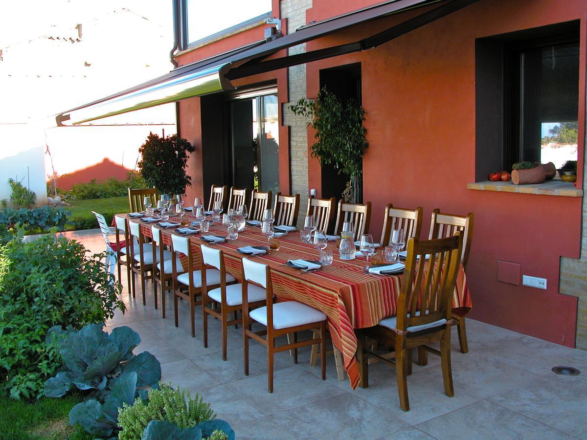 Los Chicos de Lastanosa Hotel y Restaurante Exterior foto